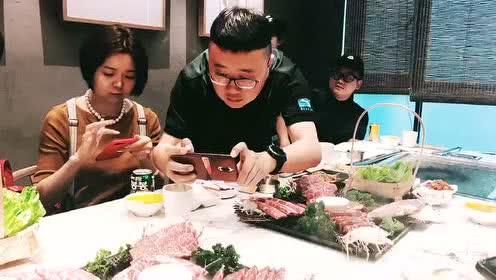 热心观众吃瓜图片,揭秘娱乐圈幕后真相